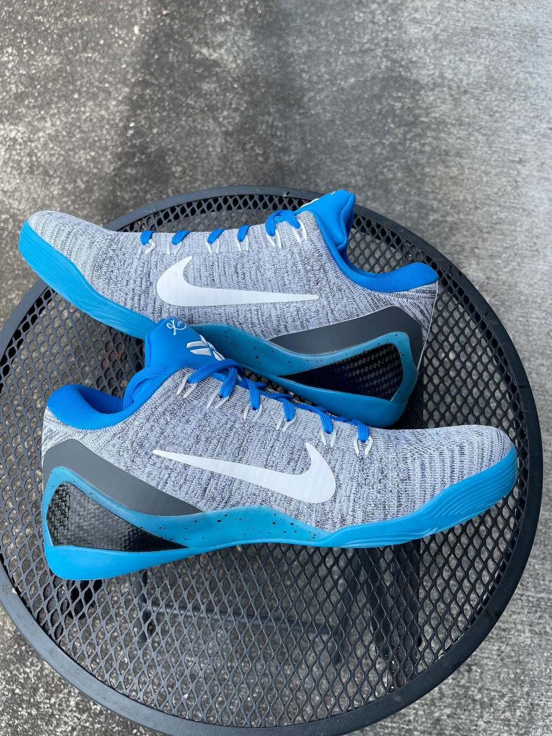 BLUE WHITE 9